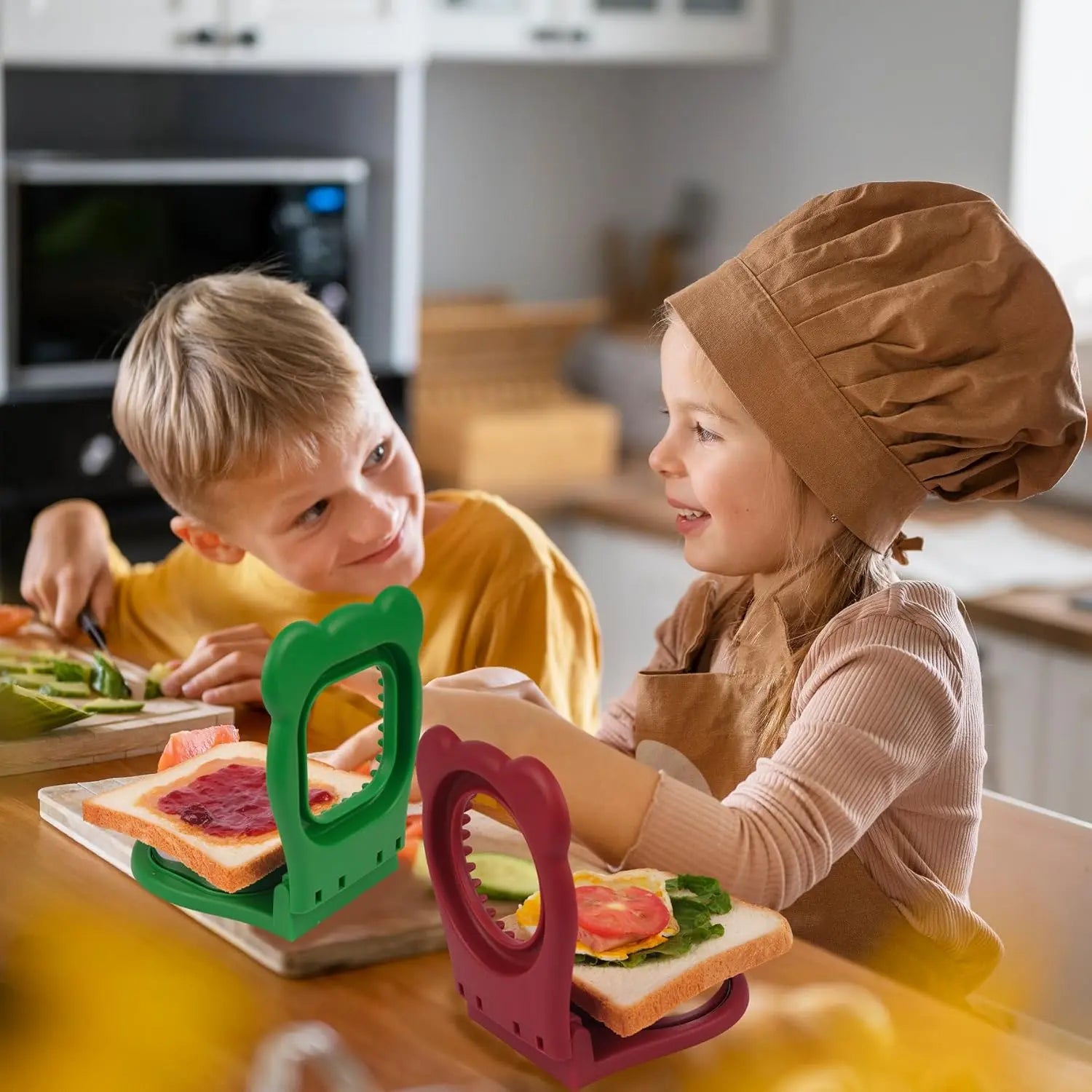 Crustless Sandwich Maker Sealer Cutter – Kitchen Utensils, Kitchen Gadgets, Double-Side Sealing for Snug Bites, Makes PB&J, Meat-Veggie or Pastries with Creative Fillings, Money-Saving Tool, Make Pb&J, Meat-Veggie, Or Pastries